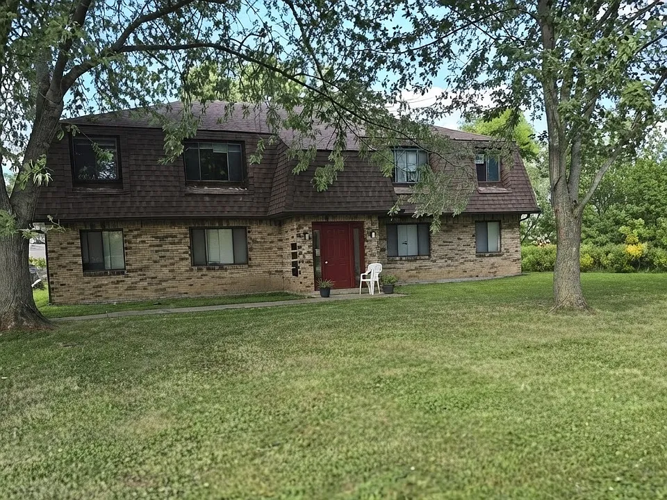 66 Knowlton Ave #4