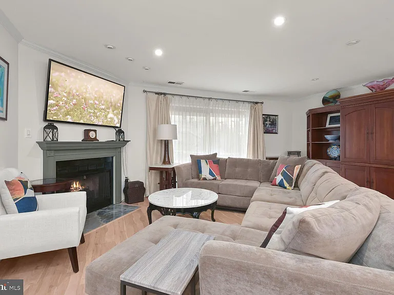 4 Dudley Ct #2 — Photo 10