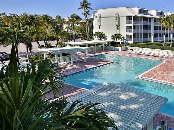 2nd image of 5240 Bayside #5240