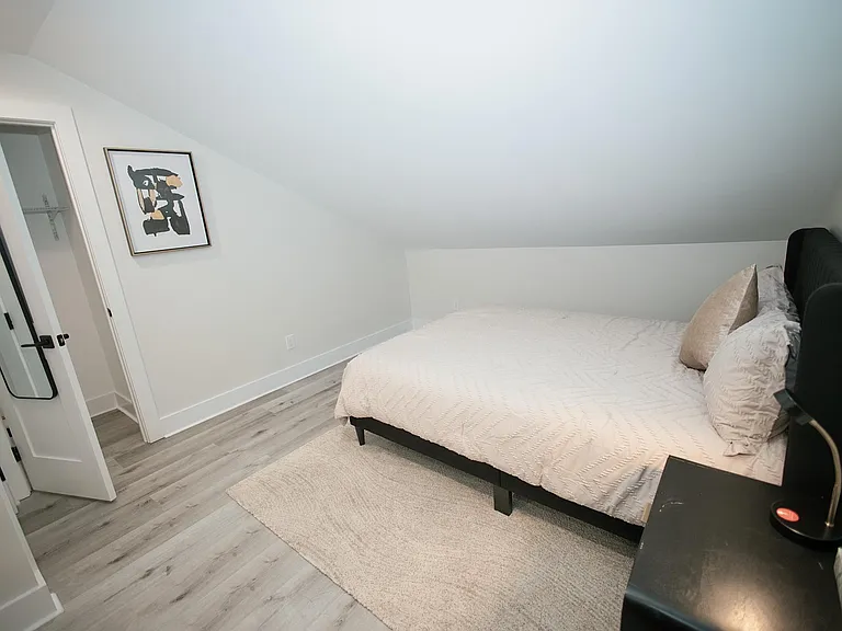 Blanche Dr SE — Photo 2