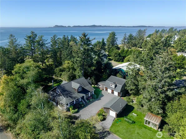 10 12 Prince Street W, Chinook, WA 98614