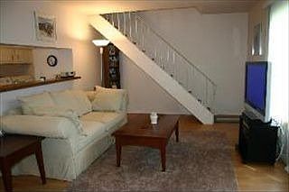 5th image of 479 James Ct Unit B