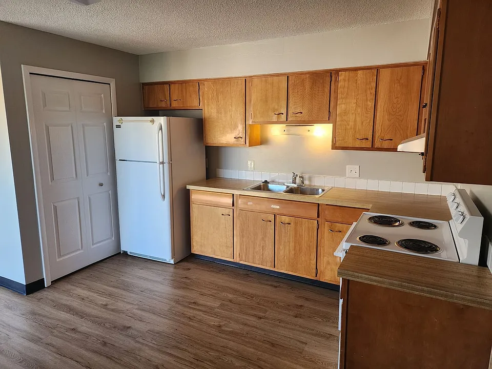 365 W Cook Rd