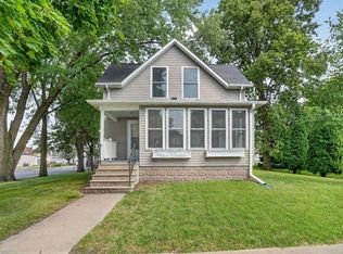 144 E Franklin St, Denver, IA 50622