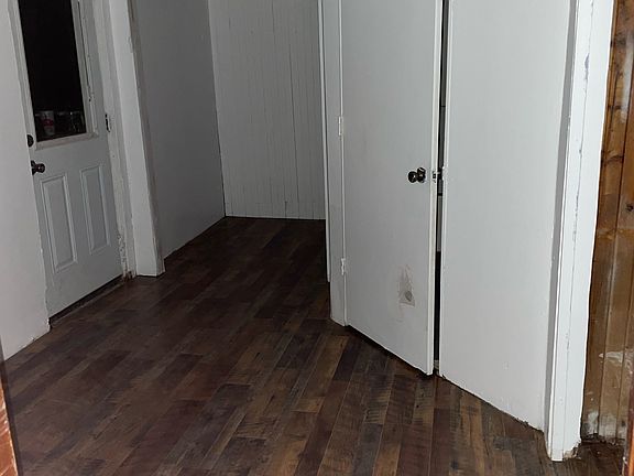 4th image of 118 W Wine St