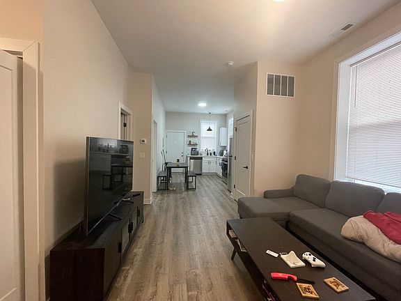5th image of 3203 W Armitage Ave APT 3R