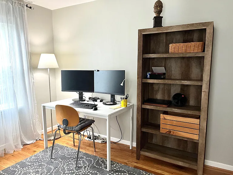 Work desk plus shelves and lamp. Computers do not come with apartment rental.