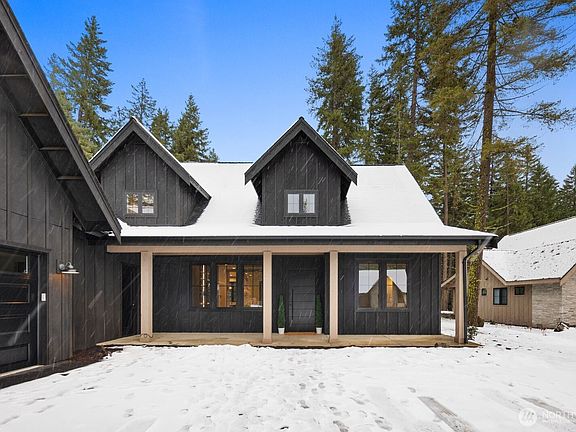 3rd image of 220 Farmhouse Way