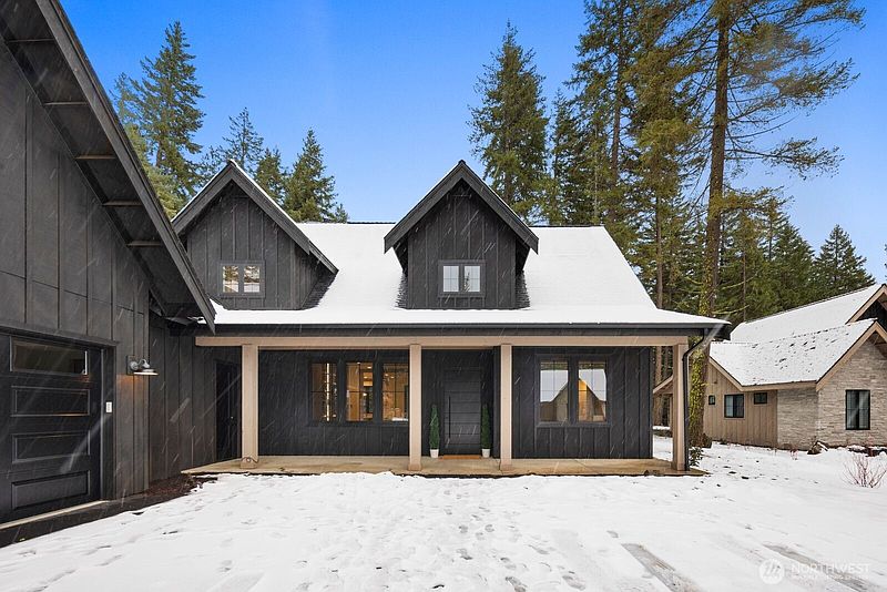 3rd image of 220 Farmhouse Way