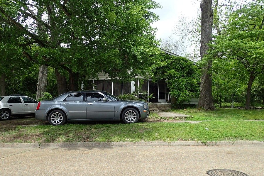 1st image of 1016 Clinton St