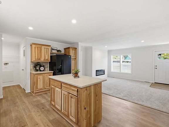 4th image of 1551 N A St