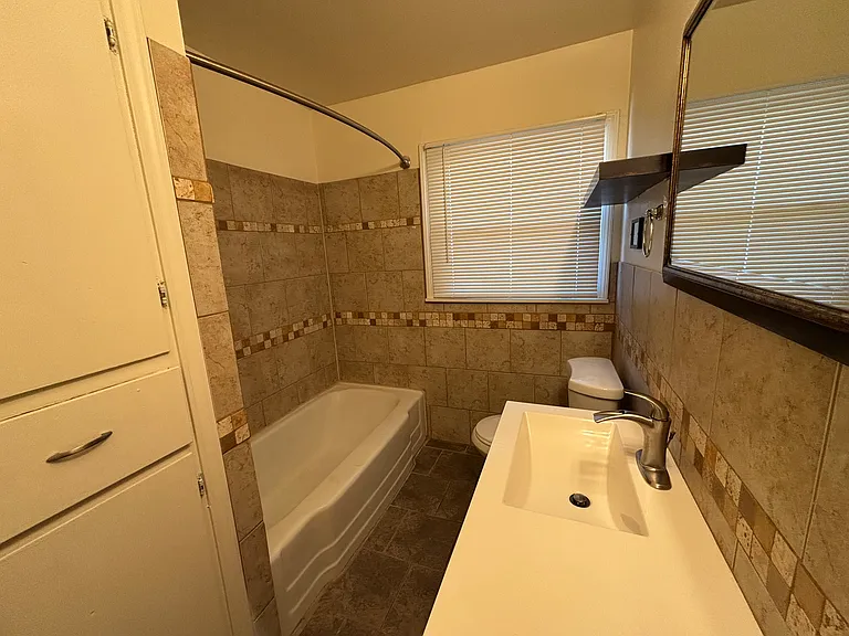 1230 Caddell Ln — Photo 12