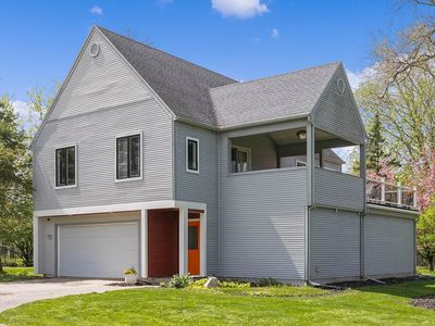 349 Lakeside Dr SE, East Grand Rapids, MI, 49506