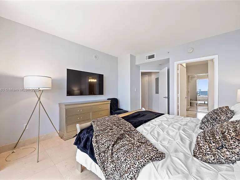 6365 Collins Ave #4106 — Photo 16