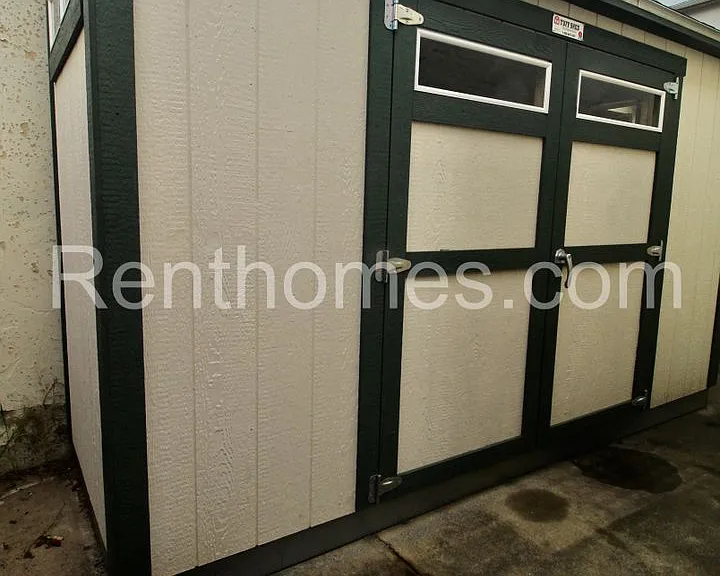 2244 Plum St — Photo 33