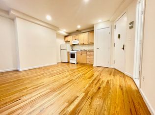 213 W 16th St APT 1R, New York, NY 10011