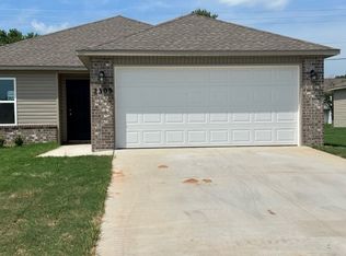 2309 S Silver St, Siloam Springs, AR 72761