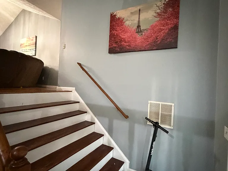 705 Paces Landing Ct — Photo 2