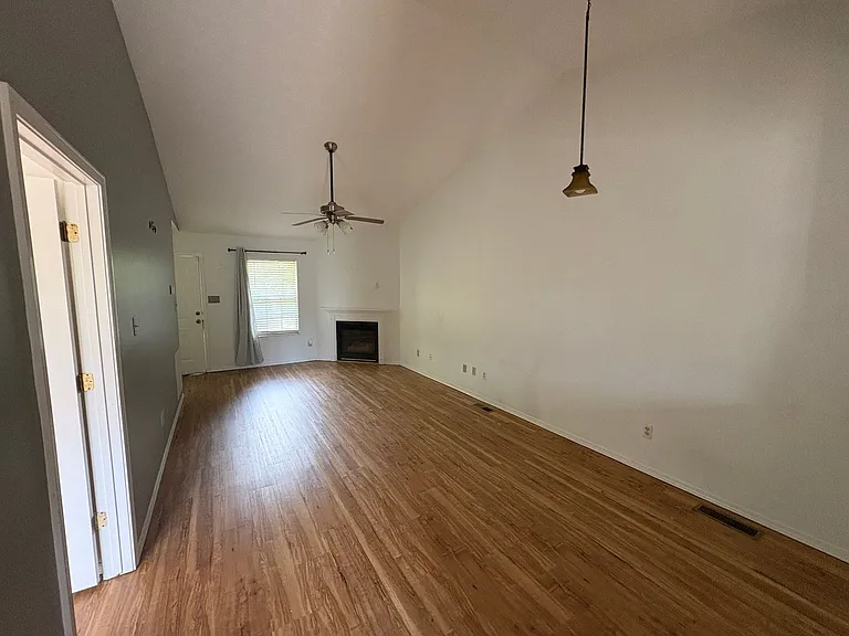 813 Calypso Way — Photo 4