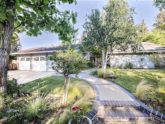 2nd image of 20164 Williamsburg Ln