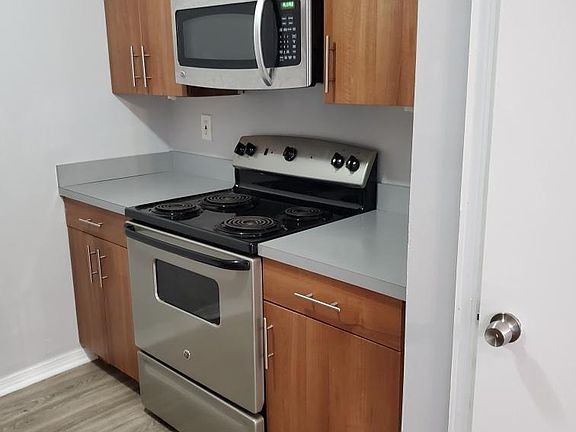 new Kitchens with stainless steel appliances