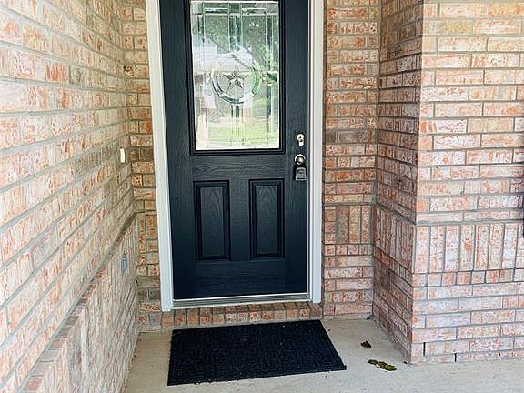 2nd image of 3936 Eaglerun Dr