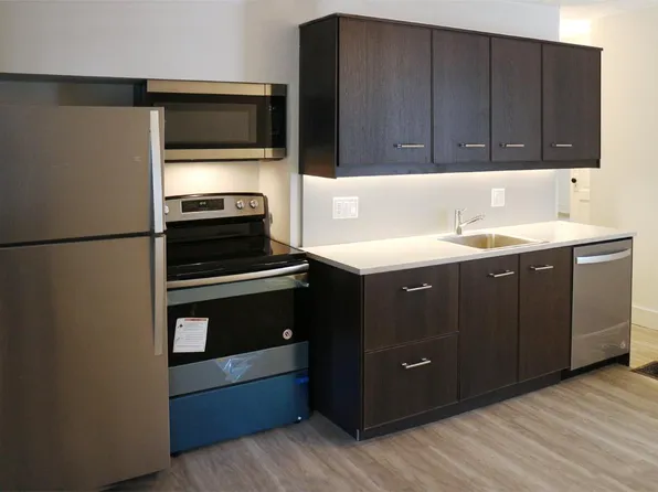 2079 Murray Hill Rd #2, Cleveland, OH 44106