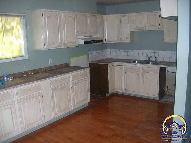 2nd image of 1270 N Milton Ct