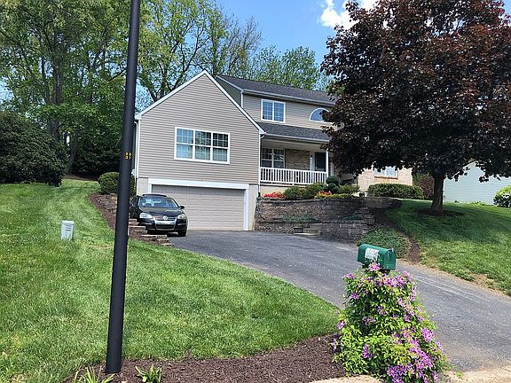3rd image of 305 Palomino Dr