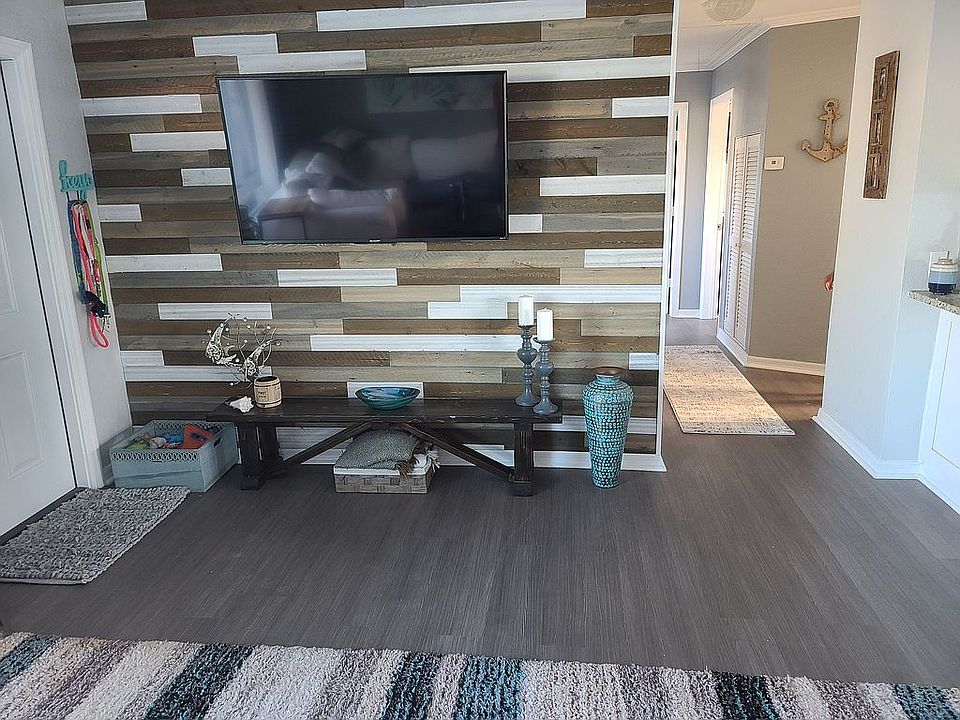 2nd image of 813 Small Dr