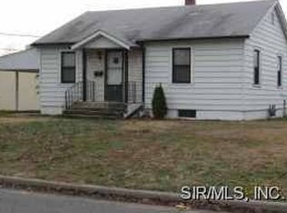 740 George St, Wood River, IL 62095