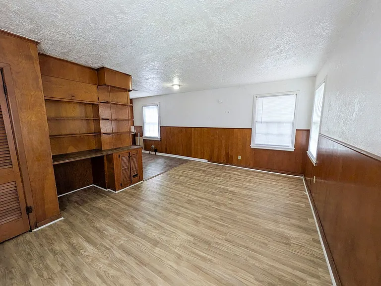 1810 Roberts St — Photo 11