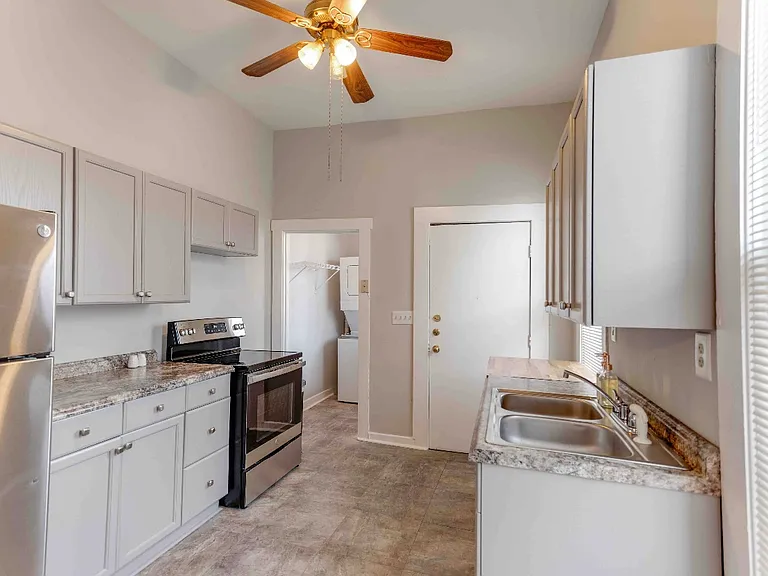 822 SE Riverside Dr #822 — Photo 13