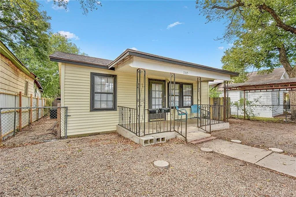 4 bed, 2.0 bath, 1302 sqft, $3,000 — Photo 3