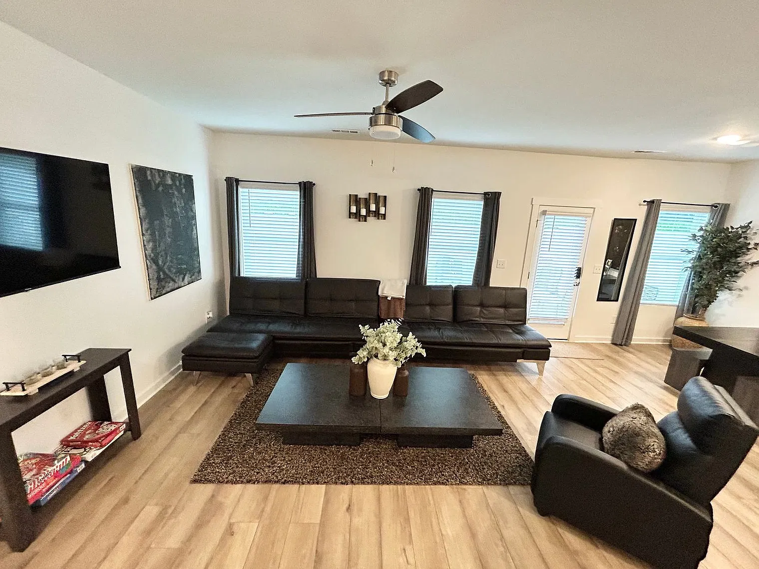 3 bed, 2.5 bath, $3,485 — Photo 3