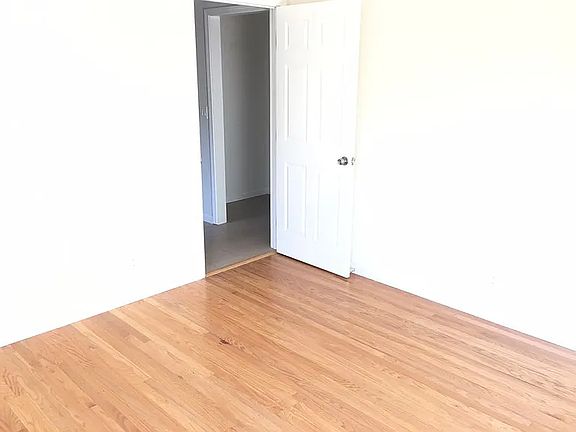5th image of 717 Ehrhorn Ave #A