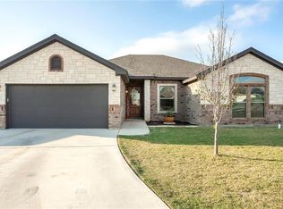 417 Jake Dr, Jarrell, TX 76537