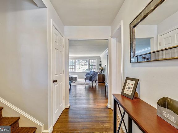 3rd image of 9323 Corsica Dr