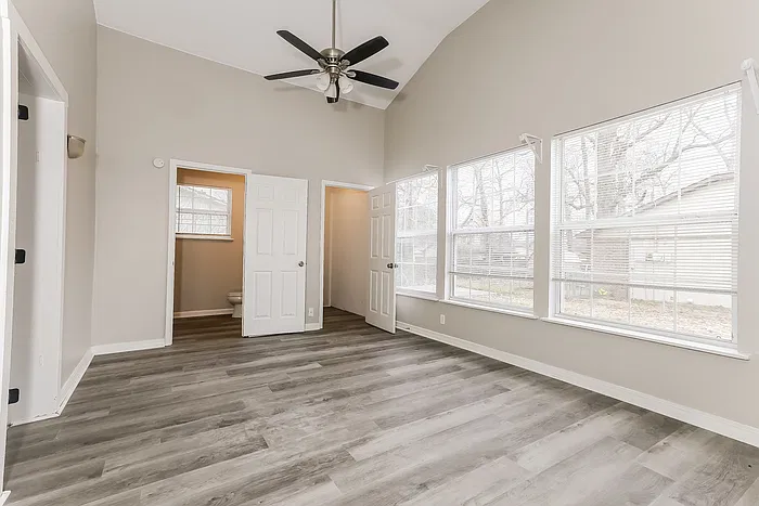 2 bed, 2.5 bath, 1776 sqft, $1,745 — Photo 3