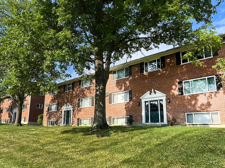 Sharondale Woods Apartments — Photo 10