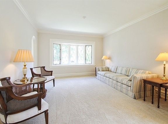 3rd image of 306 Nordica Ave