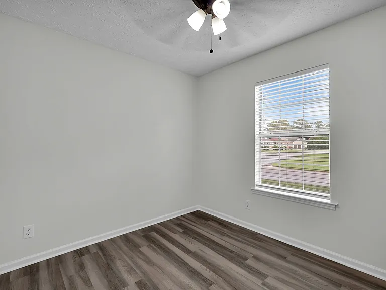 105 Crossover Ln — Photo 15