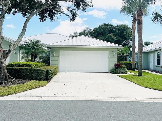 1st image of 1787 SW Waterfall Boulevard