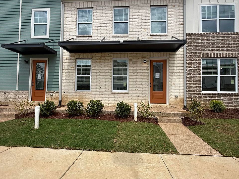 2nd image of 3047 Portage Dr