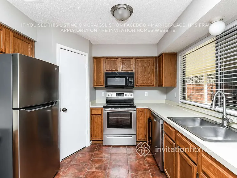 4346 Winchester Ct — Photo 8
