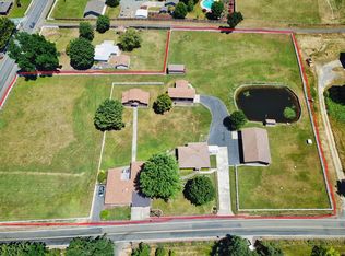 101 Sleepy Hollow Loop, Grants Pass, OR 97527