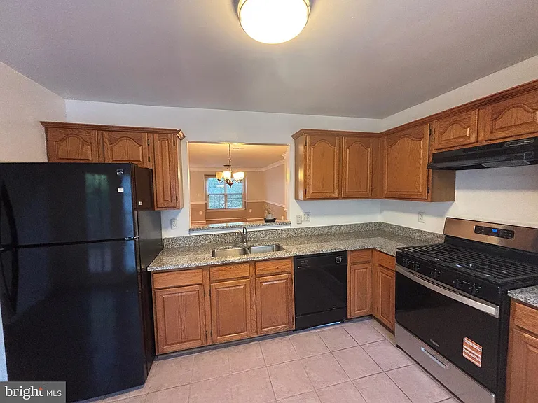 13874 Coleman Ct — Photo 6