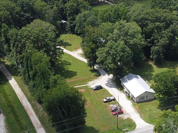 2nd image of 2885 Main St