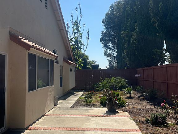 5th image of 5040 Summerhill Dr