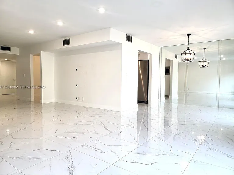 9723 N New River Canal Rd #416 — Photo 10